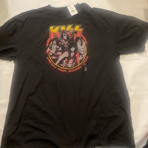 Kiss Black and Red Graphic Tee